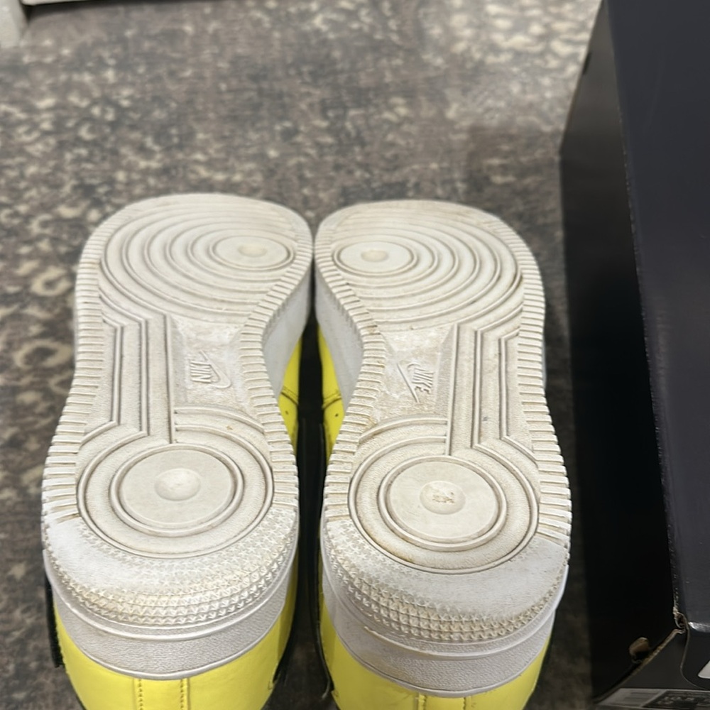 NIKE AIR FORCE 1 LV8 3 SIZE 10.5 MENS SNEAKERS BRIGHT YELLOW - Picture 11 of 16